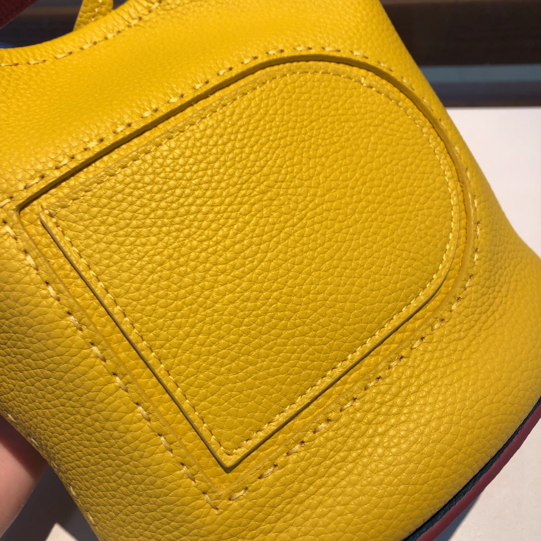 델보 팽 미니 버킷 크로스백